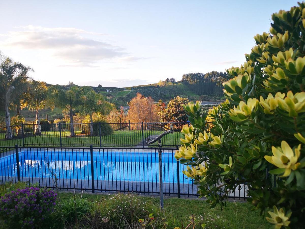 River Side Lodge Whakamarama Exterior foto